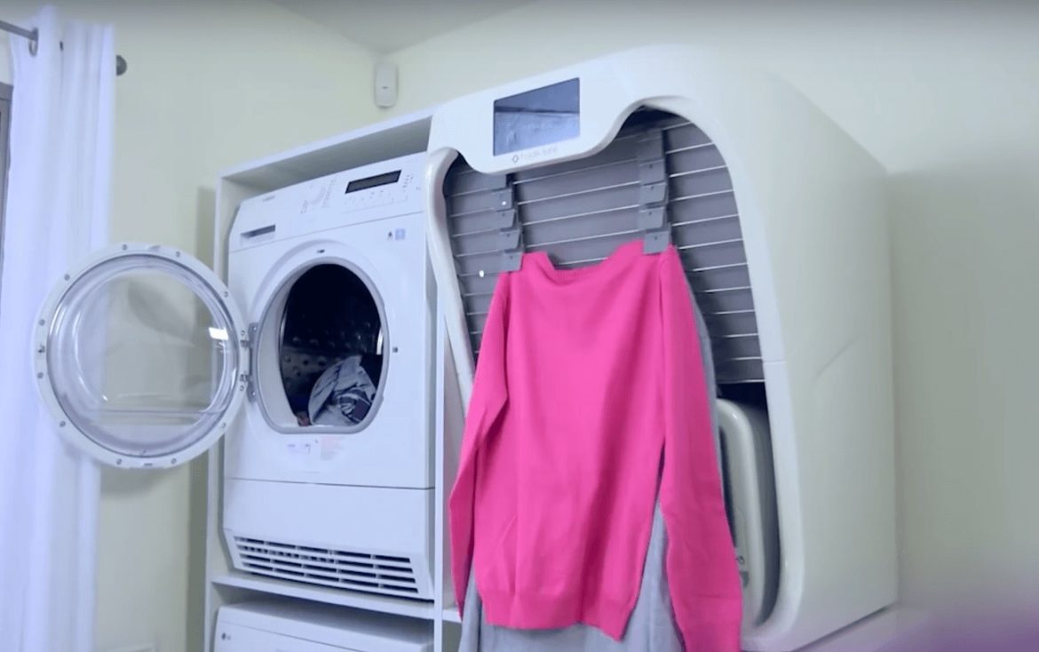 Robot armoire plieur de linge FoldiMate